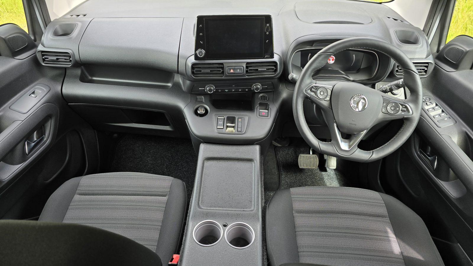 Vikenze III-e XL 4TS rear view showing camper conversion