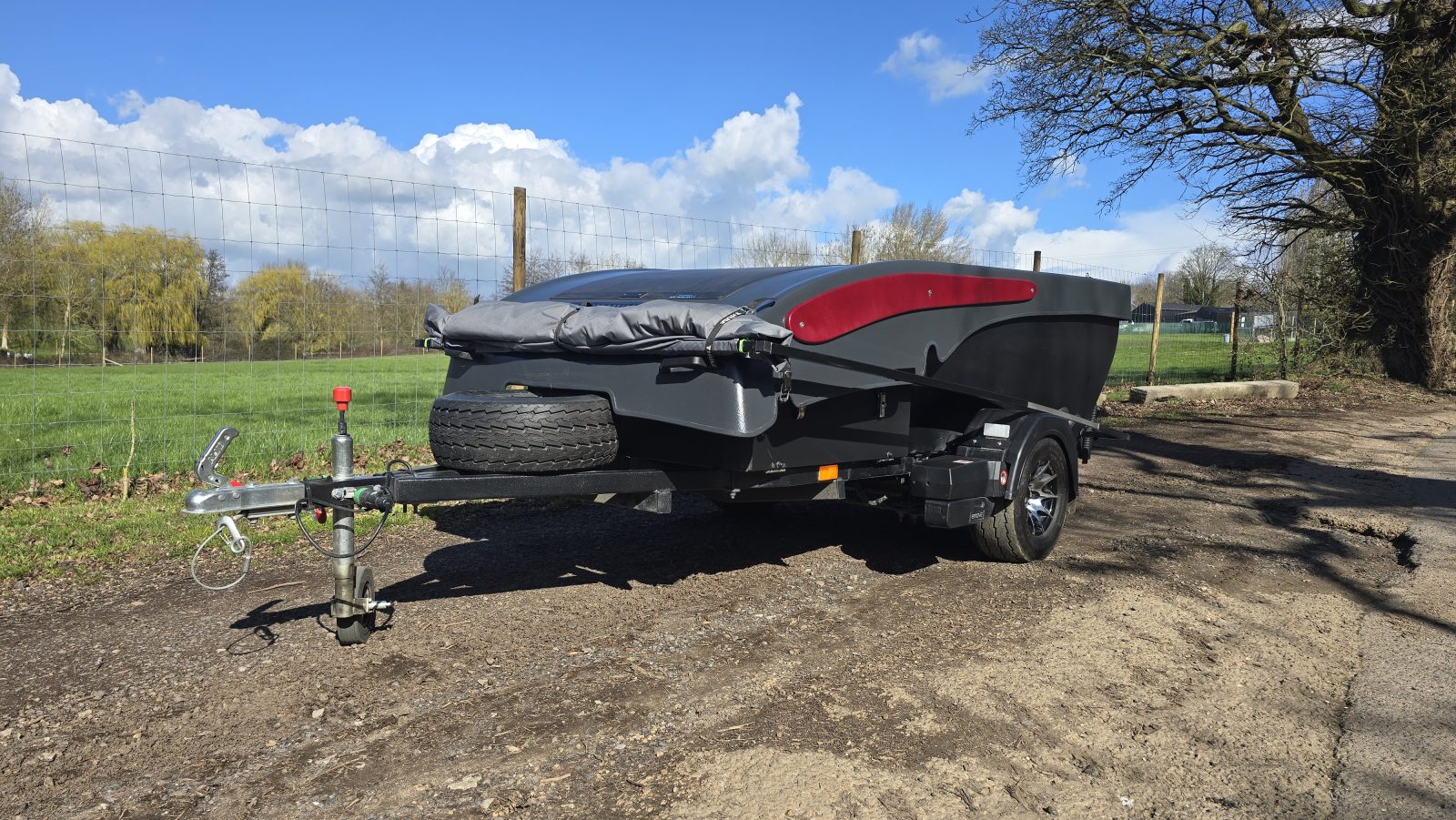 Dashaway ECTS exterior with awning