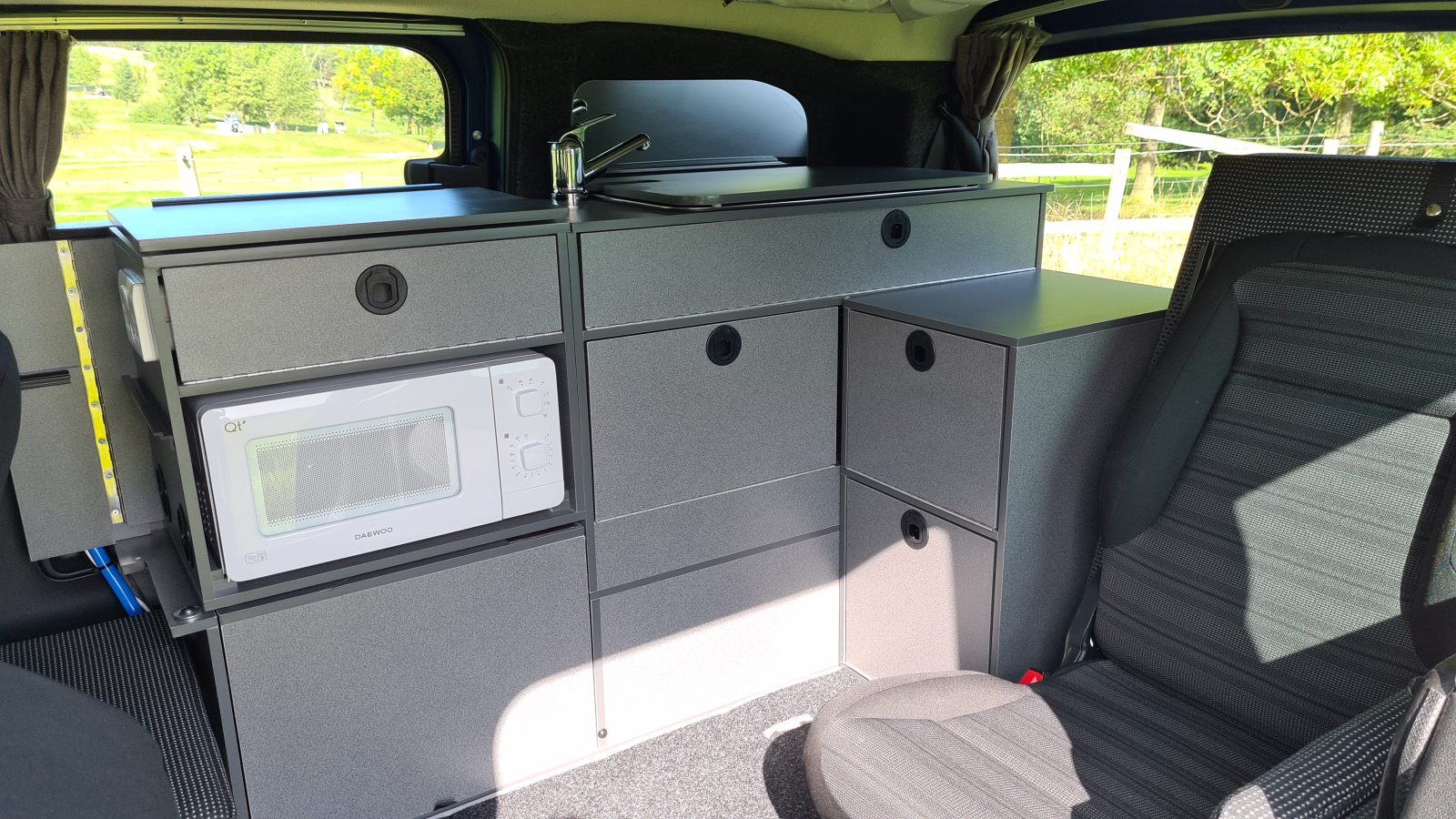 Vikenze III petrol side view